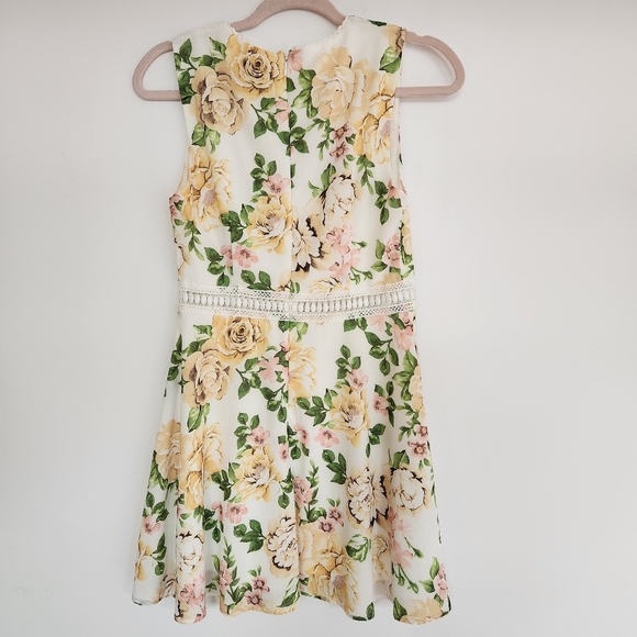 Disney Princess brand Dress - Picture 2 of 3